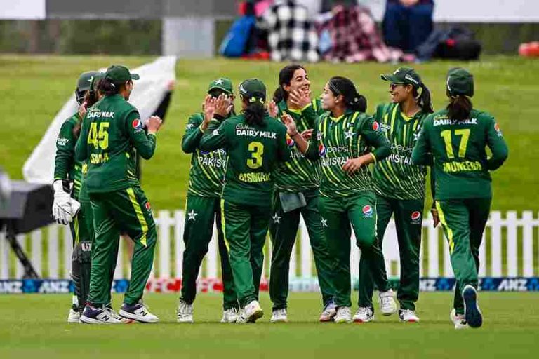 In New Zealand, the Pakistani women’s cricket team creates history
