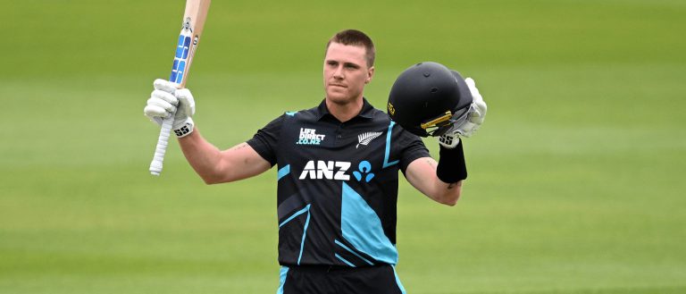 Finn Allen crashed the so called World Best Bowling line up as New Zealand dominate in Dunedin