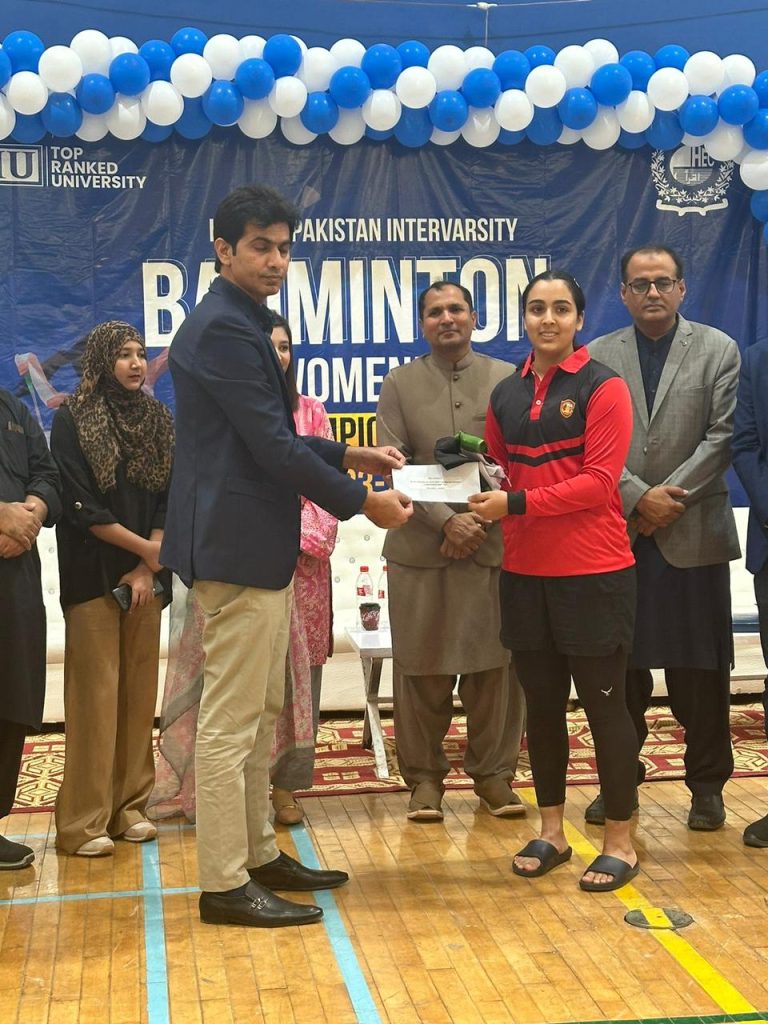 Amal Muneeb shines in Badminton Intervarsity Tournament