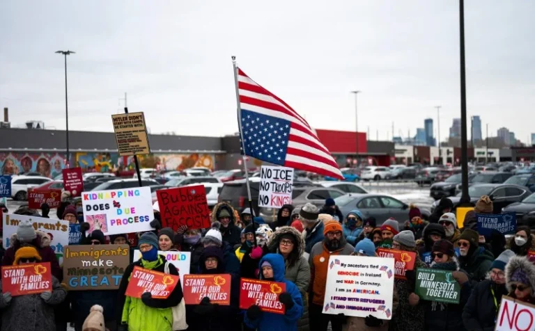 The Flashpoint: A Fatal Morning in Minneapolis