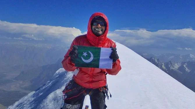 Asif Bhatti reaches Base Camp safely after being stranded at Nanga Parbat